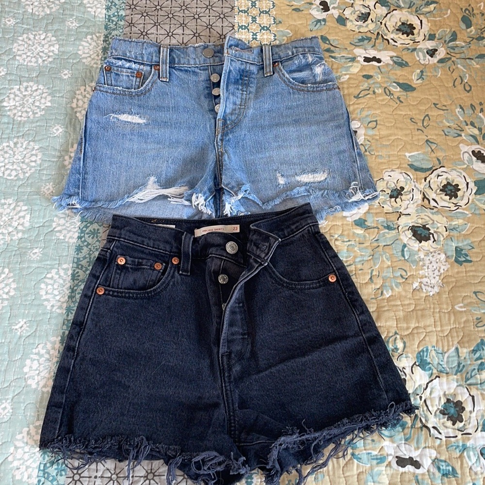 Bundle Levi’s Wedgie/Ribcage Raw Hem Denim Shorts, Size 23